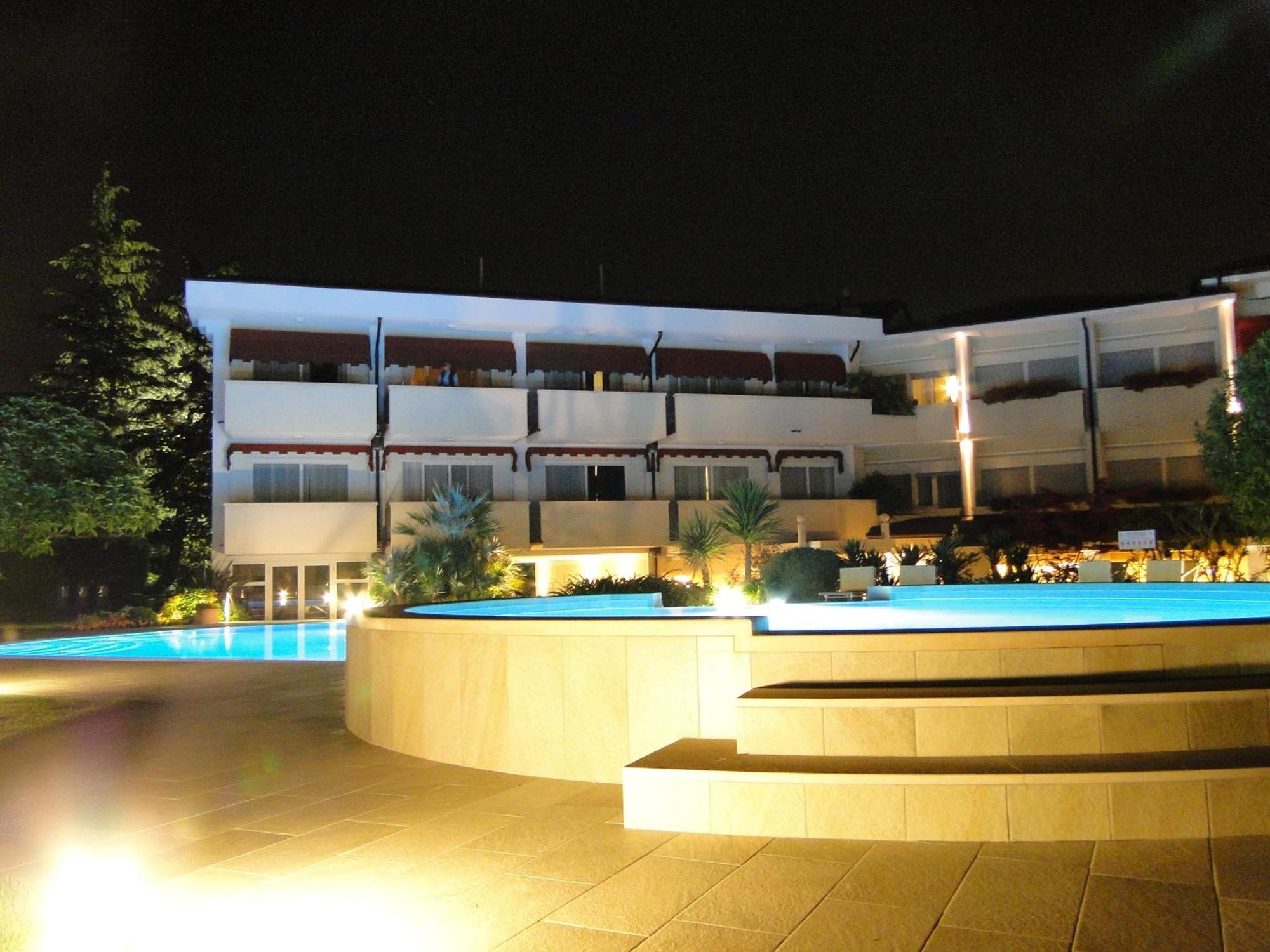 Hotel Giulietta Romeo Lazise Exterior foto